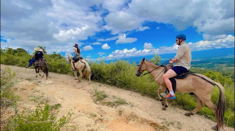 Cabalgata por los caminos de la vereda El Triunfo